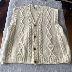 LL Bean vintage Cream Cable Knit Vest size XL Tall made in Ireland